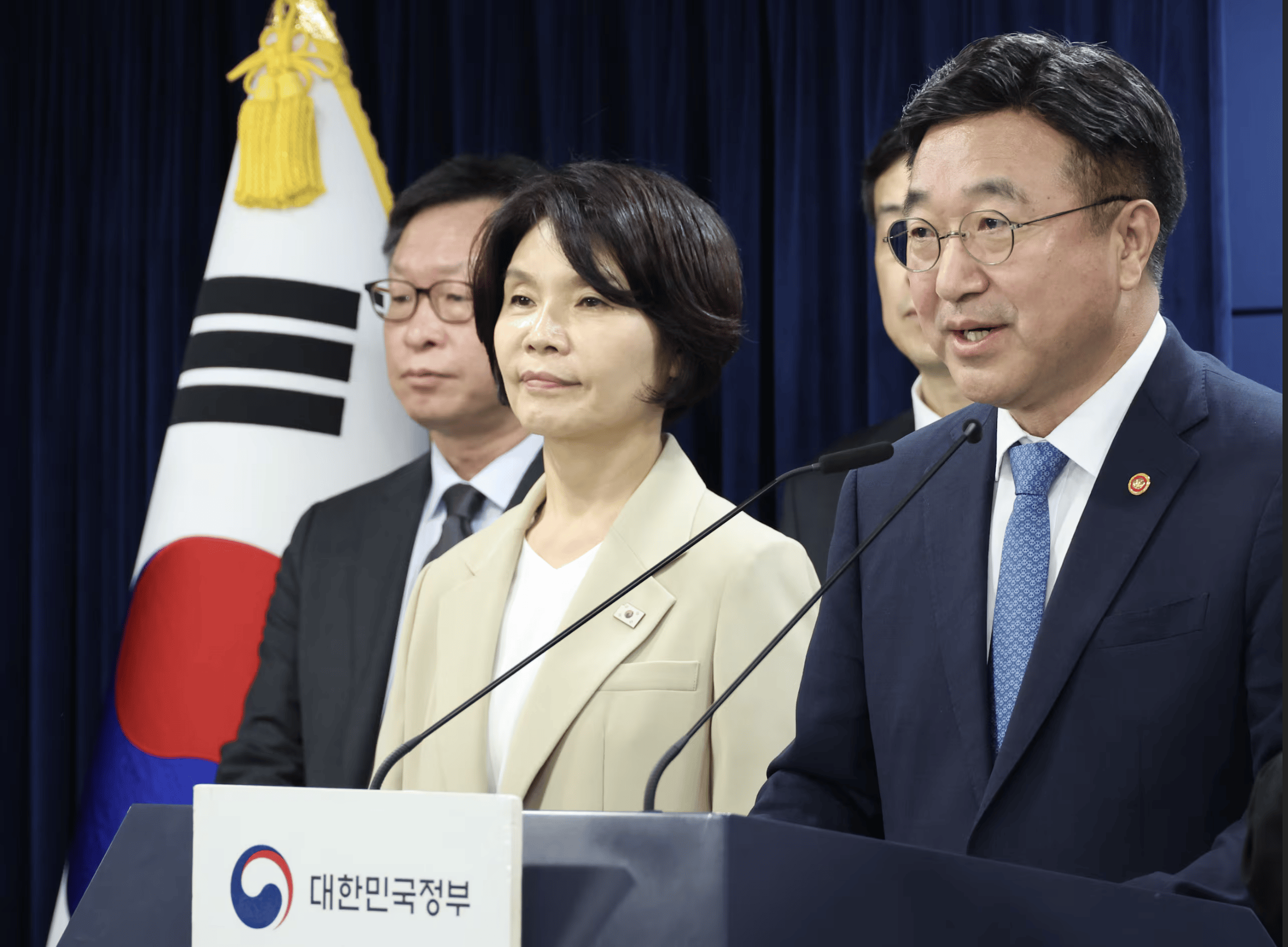 早安!世界丨特朗普：准备对俄实施第二阶段制裁；俄罗斯对乌克兰发动大规模袭击